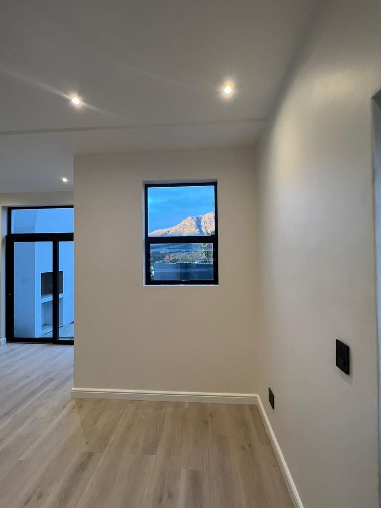 To Let 1 Bedroom Property for Rent in Jamestown Western Cape